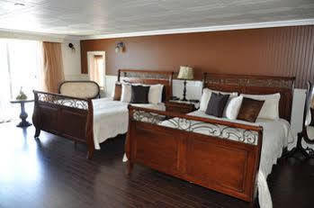 Hotel Motel Grande Vallee מראה חיצוני תמונה